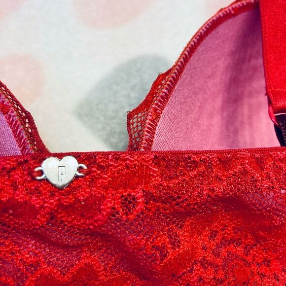 Victoria’s Secret Pink Bra Size Medium (A-C) Red - Picture 5 of 8